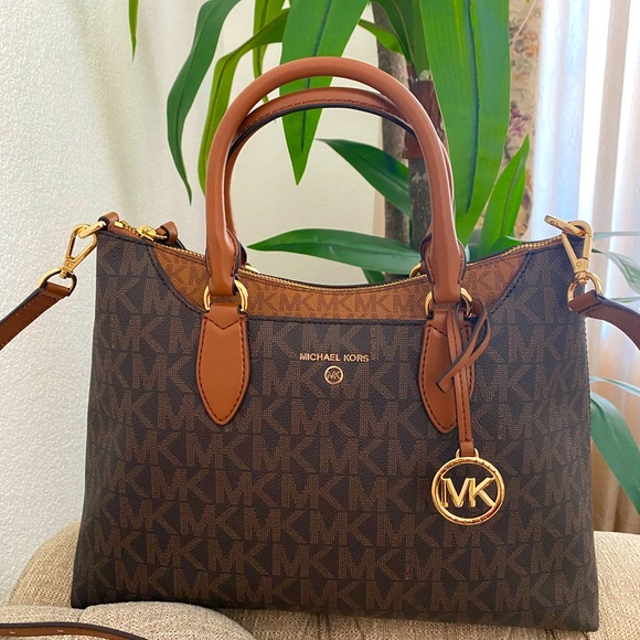 Michael kors cross body bag - Picture 1 of 14